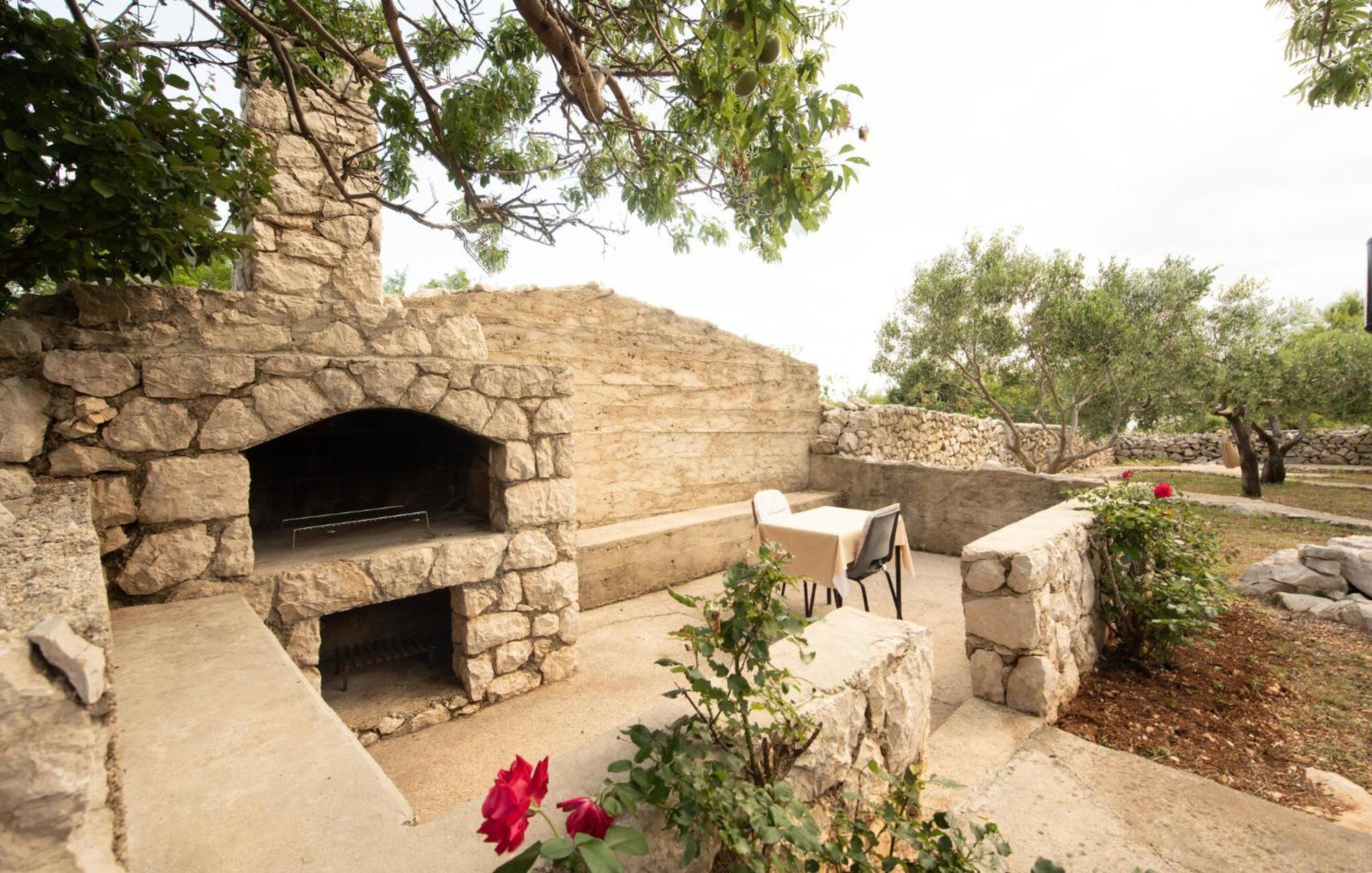 Beautiful Home In Novalja With Wifi מראה חיצוני תמונה