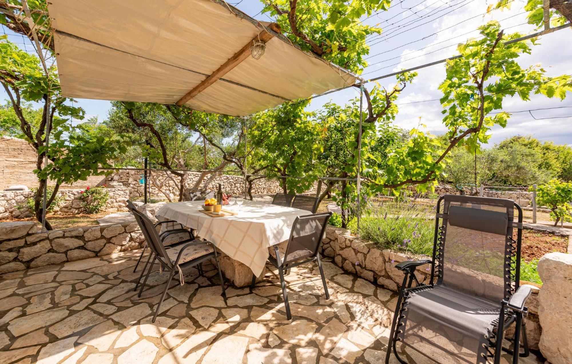 Beautiful Home In Novalja With Wifi מראה חיצוני תמונה